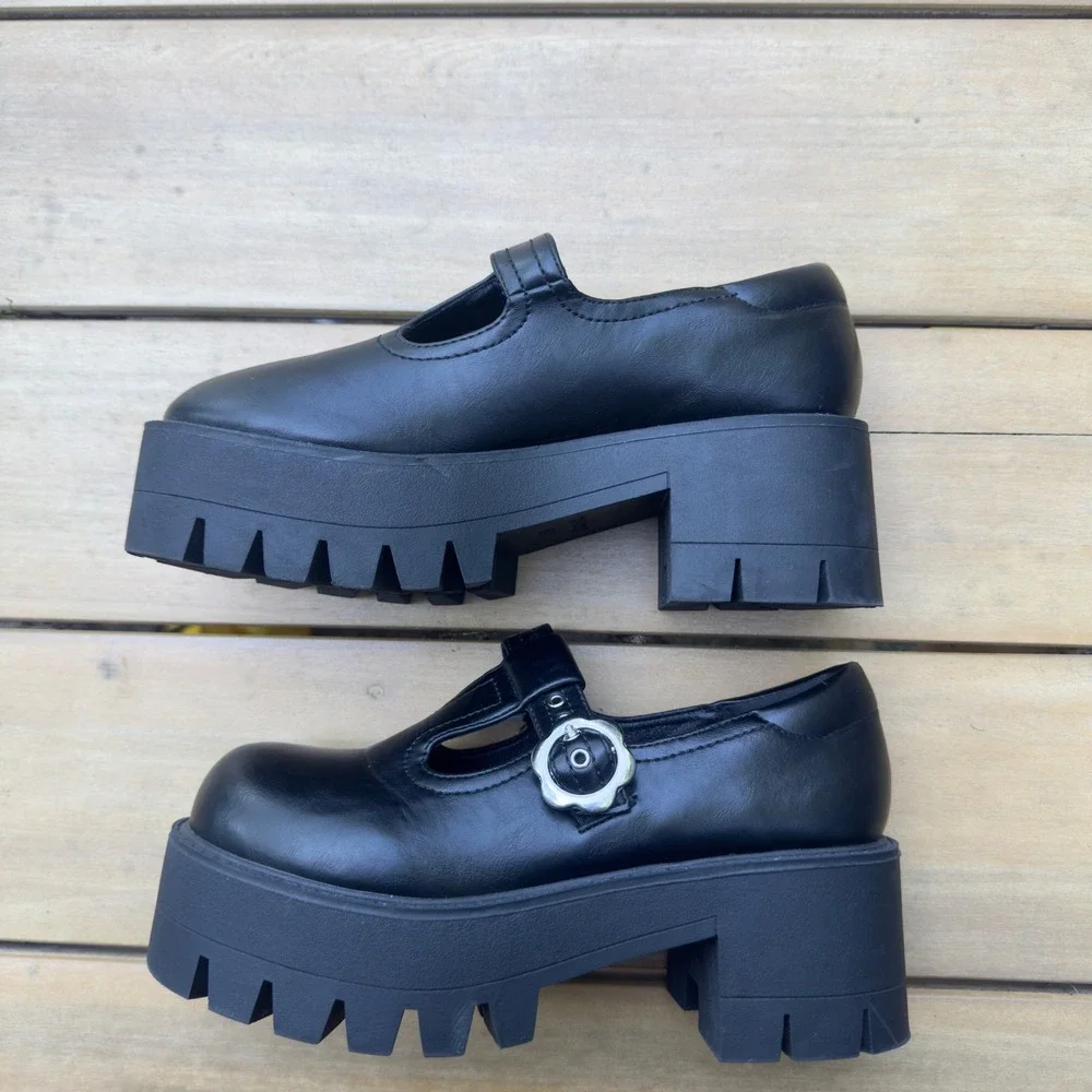 Current Mood Dolls Kill Black Platform T-Strap Mary Janes Flower Buckle CM25-047